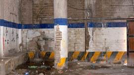 Imagen que contiene edificio, sucio, hombre, grande

El contenido generado por IA puede ser incorrecto.